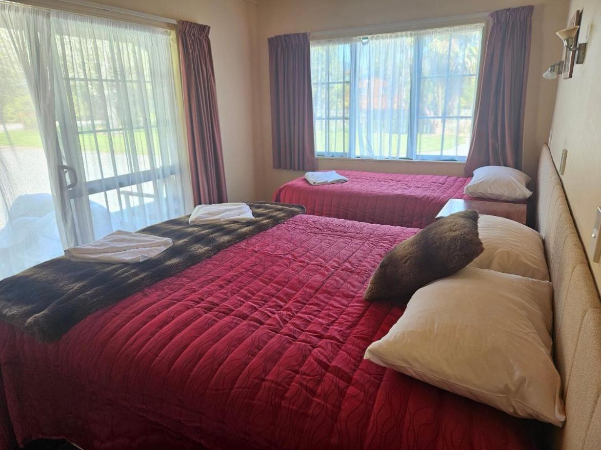 Kiwi Park Motels Murchison Kültér fotó