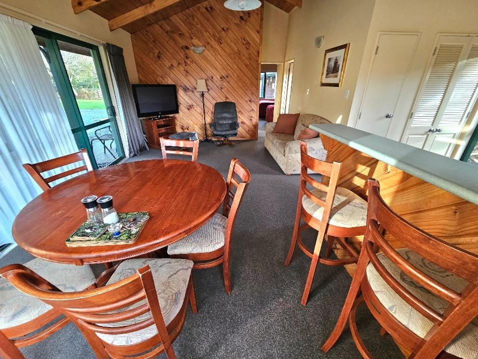 Kiwi Park Motels Murchison Kültér fotó
