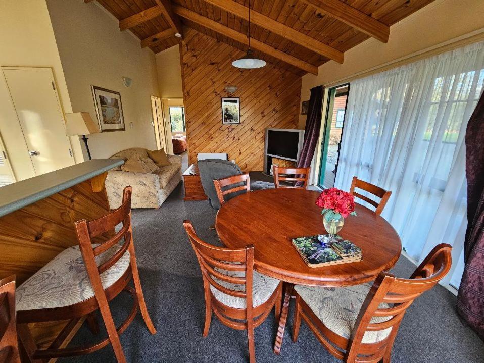 Kiwi Park Motels Murchison Kültér fotó