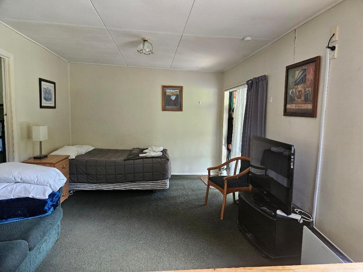Kiwi Park Motels Murchison Kültér fotó