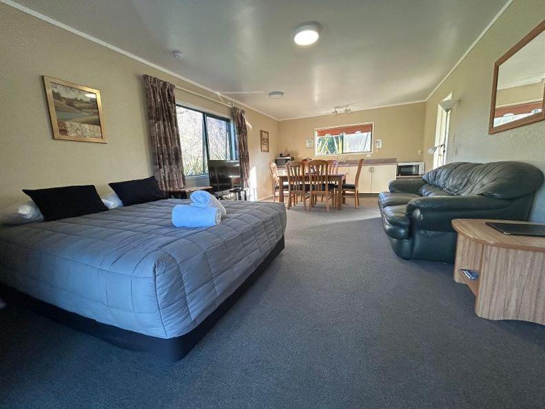 Kiwi Park Motels Murchison Kültér fotó