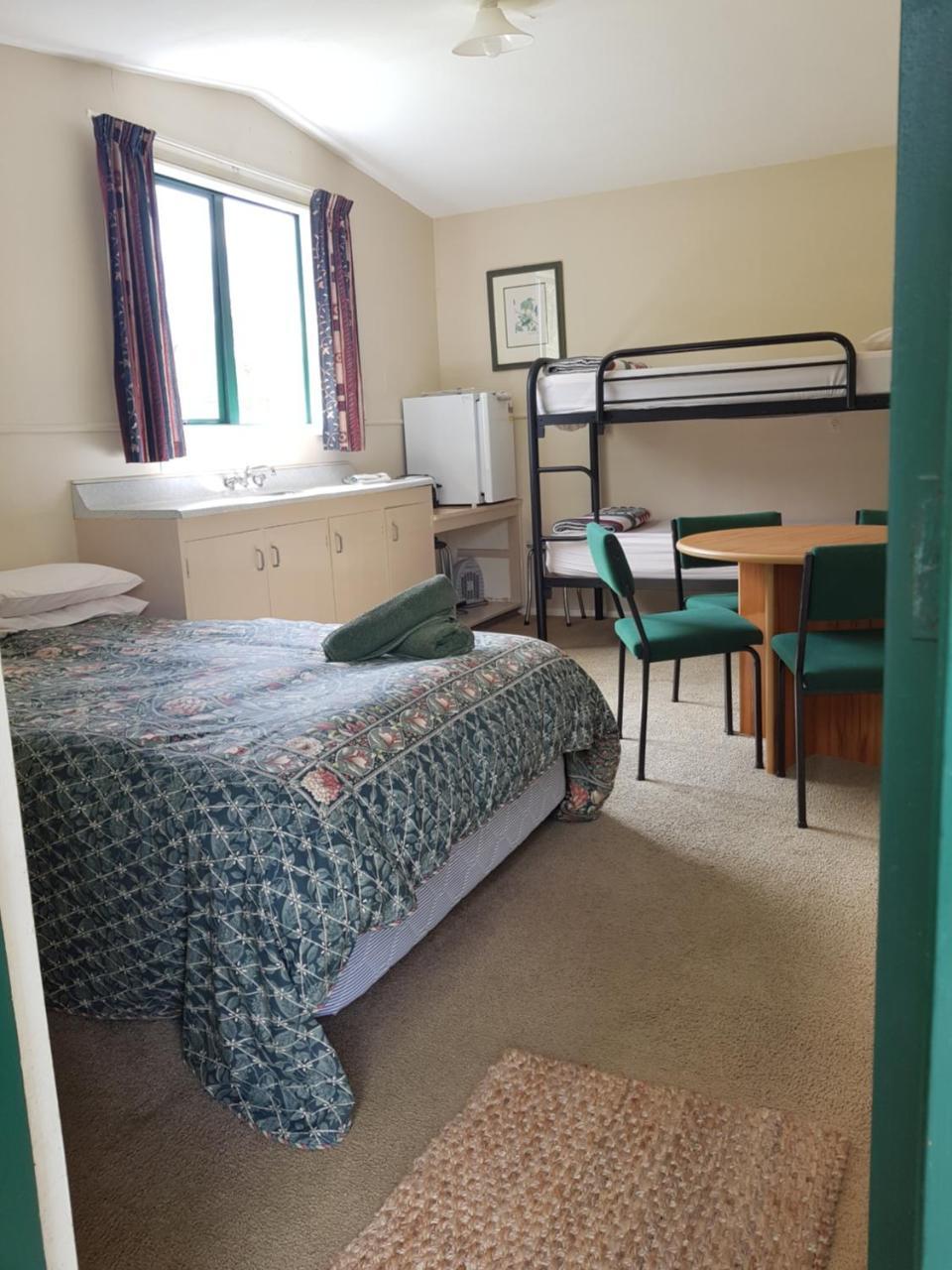 Kiwi Park Motels Murchison Kültér fotó